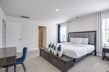 Luxury Adjustable King Bed with Massage – Like New ⭐ Price reduced