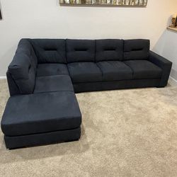 Like New Sectional Sofa/couch 