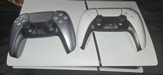 PS5 Slim Disc Edition + 2 DualSense Controllers