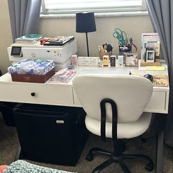 White Desk W Chair