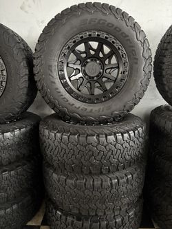 Bendo Un Set De Rines Nuevos Con Llantas Usadas Para FOR 