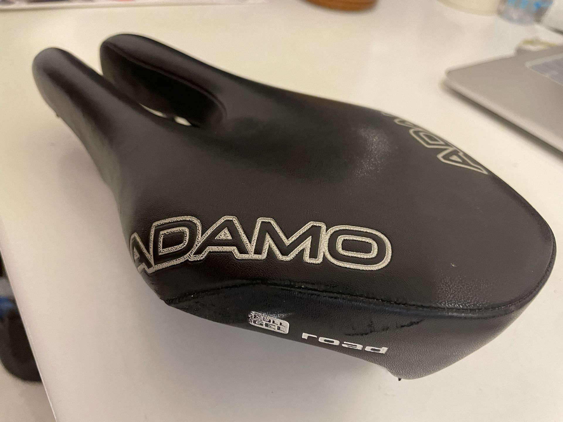 ISM Adamo Road Saddle Black