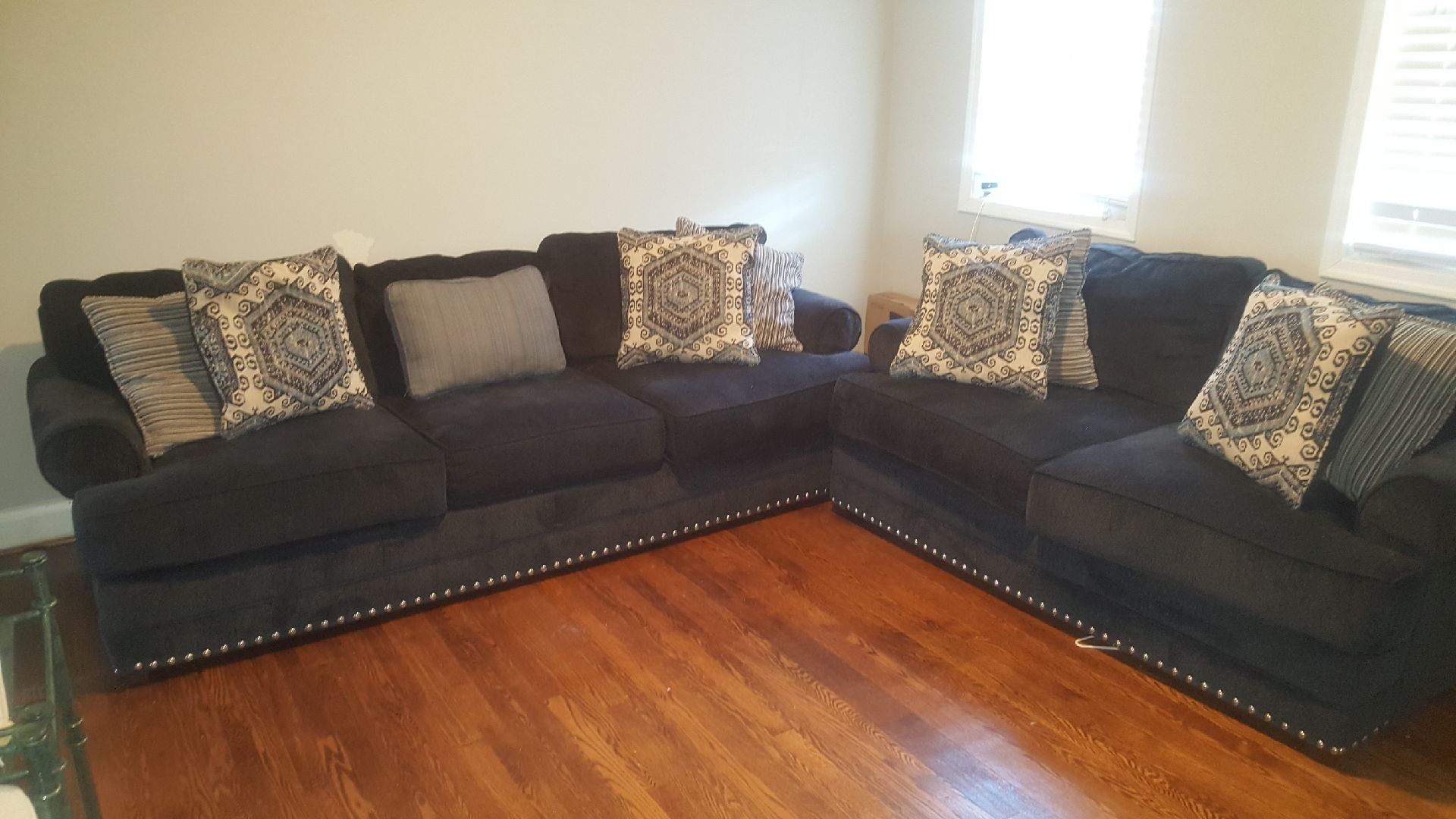 Dakota print couch Bob's Furniture Set