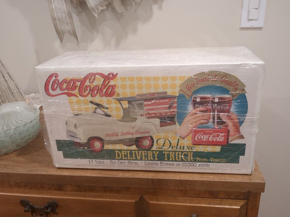 Limited Edition Coca Cola Deluxe Delivery Truck