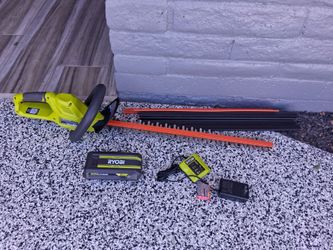 HEDGE TRIMMER RYOBI 40V BATTERY AND CHARGER INCLUDED