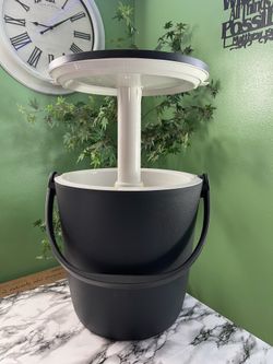 4.2 Gallon Portable cooler