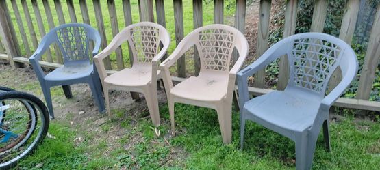 Set of 4 Plastic Patio Chairs
