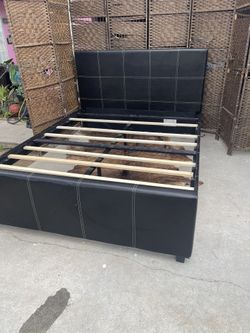 Queen Bed Black 