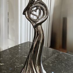 12” Family Heart Glossy Silver Statue Embracing Couple Forming A Heart