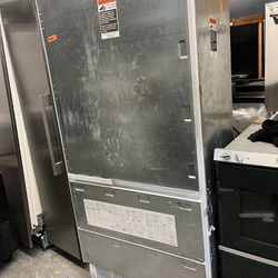 Sub Zero Panel Ready Built In 36” Fridge Double Bottom Freezer 