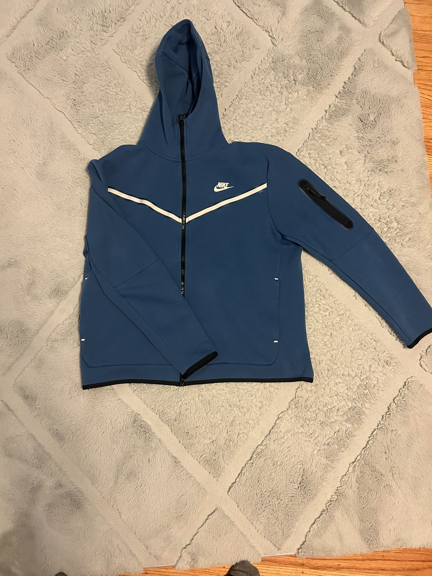 Nike Tech Size XL