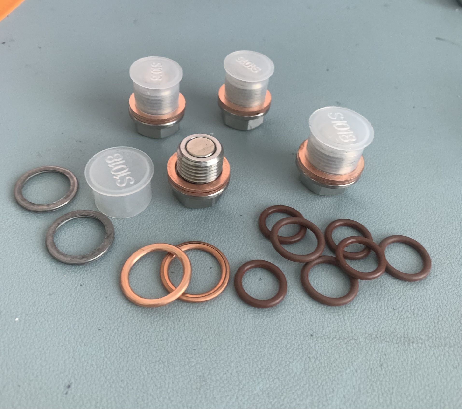 4 New Oil Pan Drain Plugs