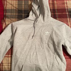 Adidas Hooded Sweatshirt • Small (tried on)