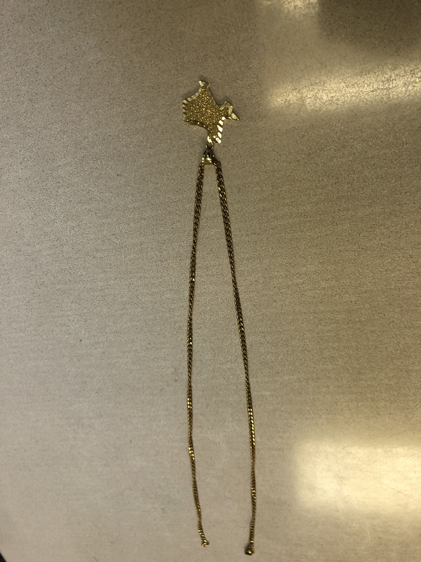Gold Chain With Taxes Pendant 