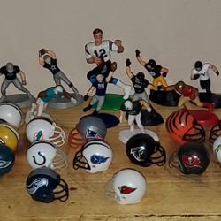 NFL Memorabilia Collection! 20 Mini And 10 Action Figures! Excellent Condition! 