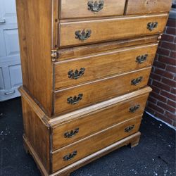 Antique solid maple wood tall dresser highboy chest 7 deep drawers bedrooms clos