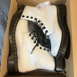 Dr Marten’s Size 6