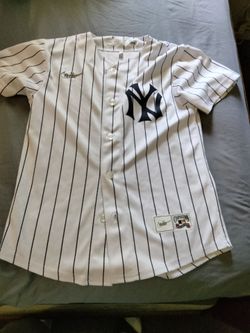 Nike New York Yankees Cooperstown Collection Jersey for boys size Small