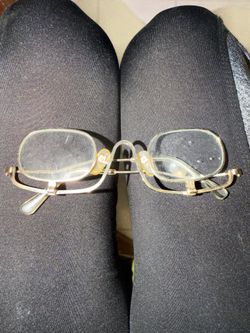 Vintage Retro Gold Tone Hinged Flip Down Lens Eyeglasses Glasses Make-Up. Are a lil bent & have scratches but great for costume