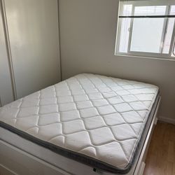 Queen Mattress - Excellent Condition 