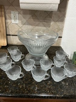Gibson Royal Crest Party Punch Bowl And 12 Cups