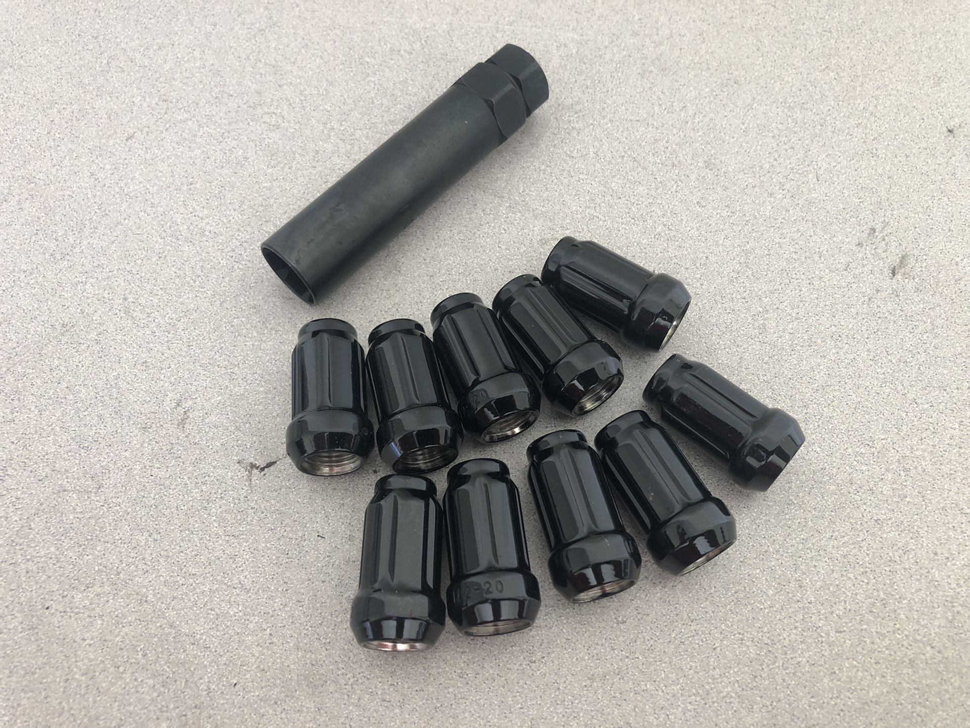 1/2 - 20 Lug Nuts Black Acorn With Socket Key Set 6 Spline Tuner