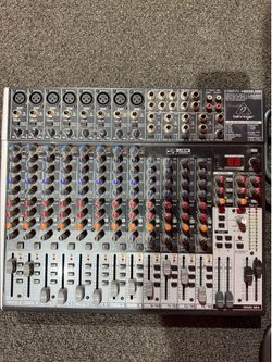 Behringer 24-bit Muti effects processor