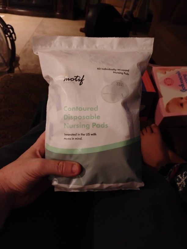 Contoured Disposable Nursing Pads