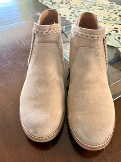 Earth brand size 8 women’s booties
