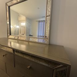 Cal King Bedroom Set W/ Mattress 