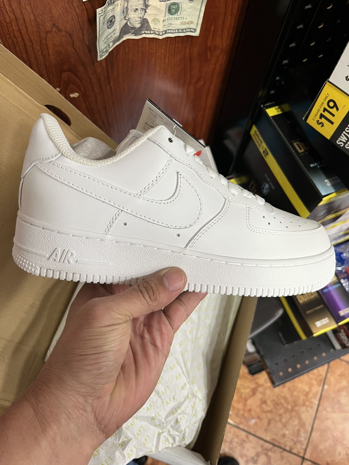 Nike Air Force 1