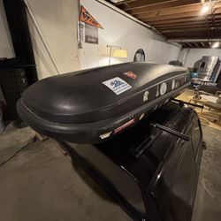 Thule Mountaineer 17 Cubic Feet Cargo Box