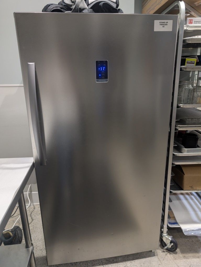 Insignia Freezer/Refrigerator for Sale in Santa Ana, CA OfferUp