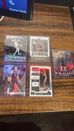 Victor Wembanyama Rookie Cards + Extras