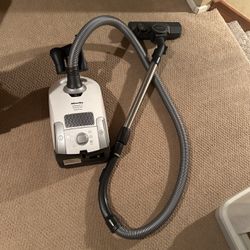 Miele Compact C1 Vacuum & Extra Bags