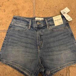 Abercrombie Kids 2 Pair Of Shorts And A Black Shirt