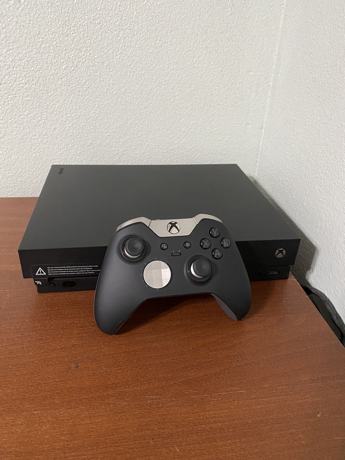 Xbox One X 1 TB