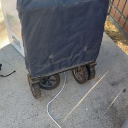 foldable utility wagon with a tailgate