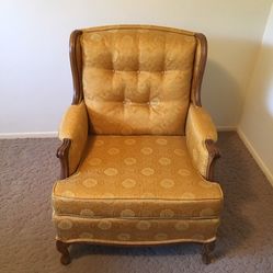 Vintage Broyhill Gold Wingback Accent Chair – Solid Wood Frame
