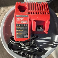 Milwaukee Battery Charger