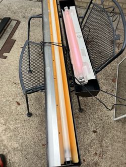 Tropical fish tank fluorescent lighting