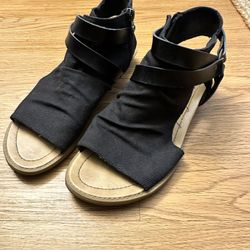 Women Blowfish Sandals Shoes Size 10