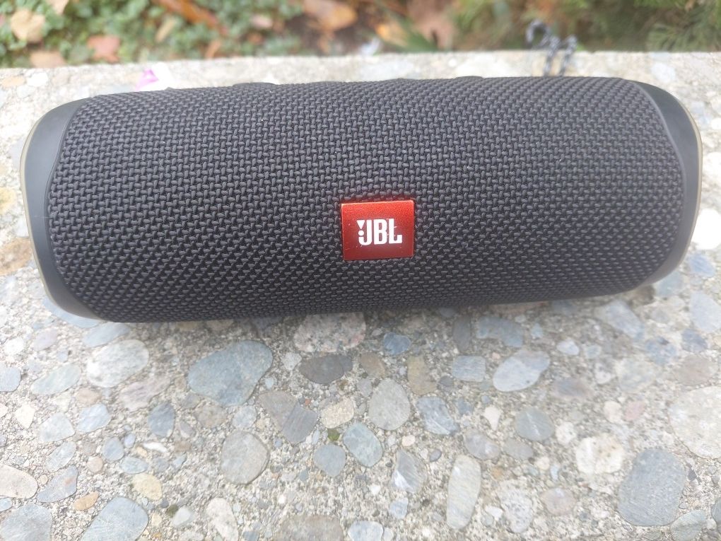 JBL FLIP 5 Bluetooth Speaker 