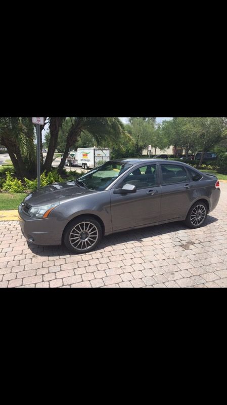 2011 Ford Focus SES excellent