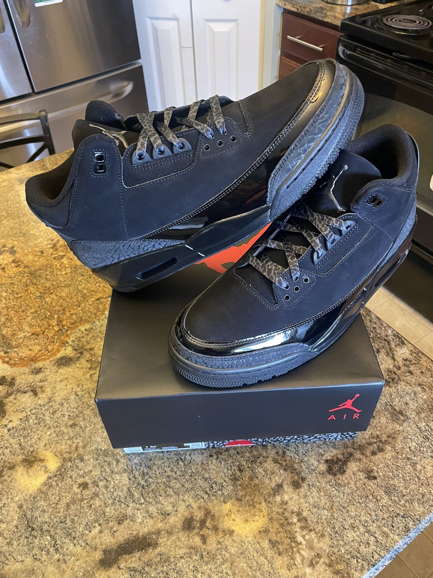 NEW MENS JORDAN 3 RETRO BLACK CAT 2025 SIZE 10.5 12 SHOES