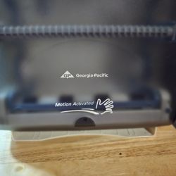 Georgia Pacific enMotion Paper Towel Dispenser