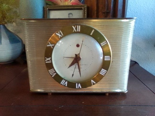 Mid Century Clock 1950's