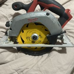 Milwaukee Circular Saw 