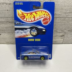 Vintage Hot wheels Blue ‘1991 BMW 850i / Chase • Die Cast Metal  • Made in Malaysia