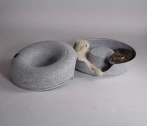 Peekaboo Cat Cave for Multiple & Large Cats